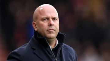 ضغط داخلي.. آرني سلوت يواجه خطر الإقالة من تدريب ليفربول